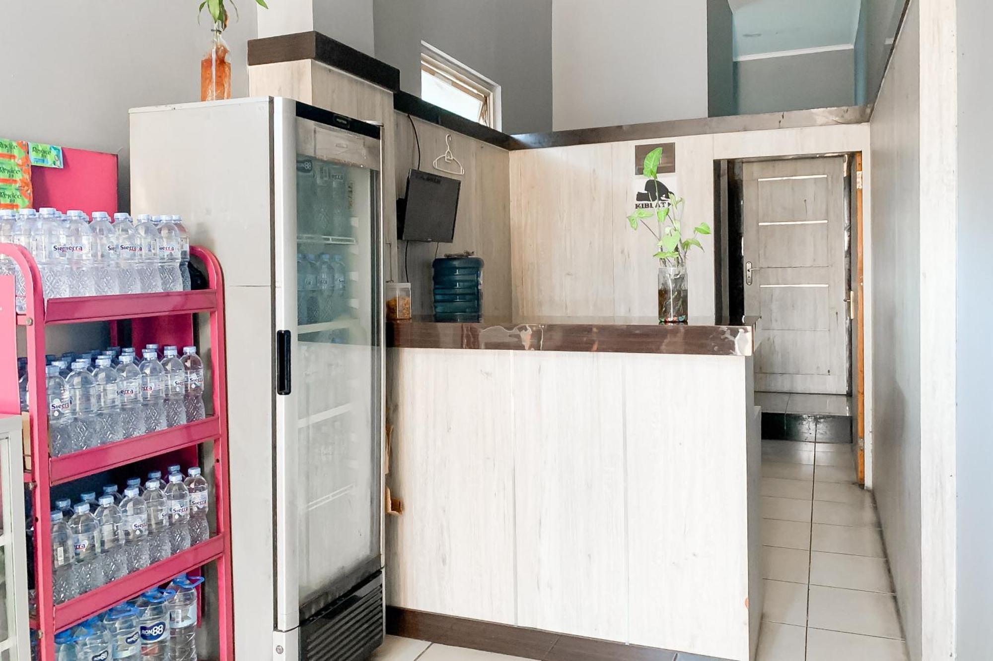 Karins Guesthouse Syariah Redpartner Бандунг Екстер'єр фото